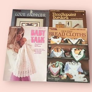 Lot of 4 Vintage Leisure Arts Books Leaflets Booklets Various Themes